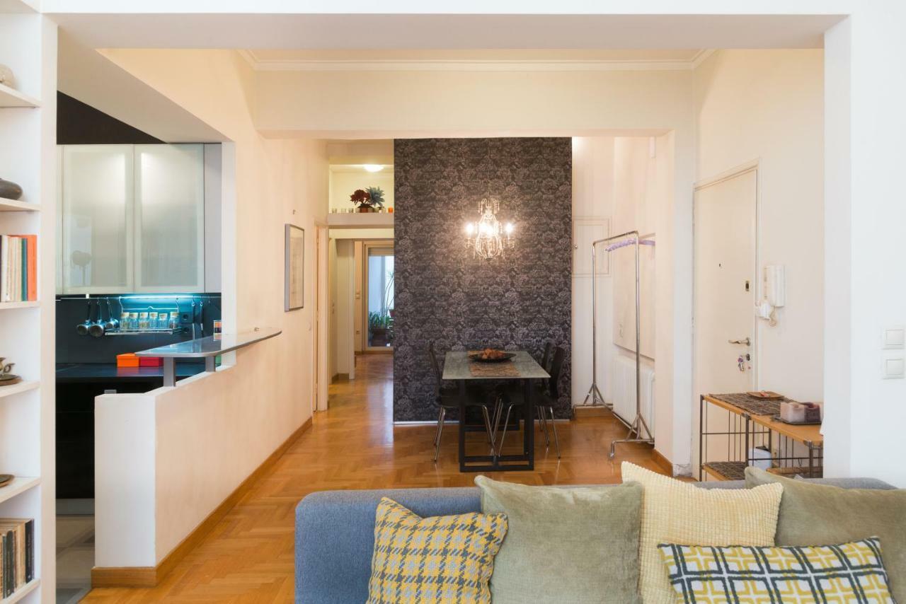 Stylish Flat With Veranda In The Heart Of Athena Bagian luar foto