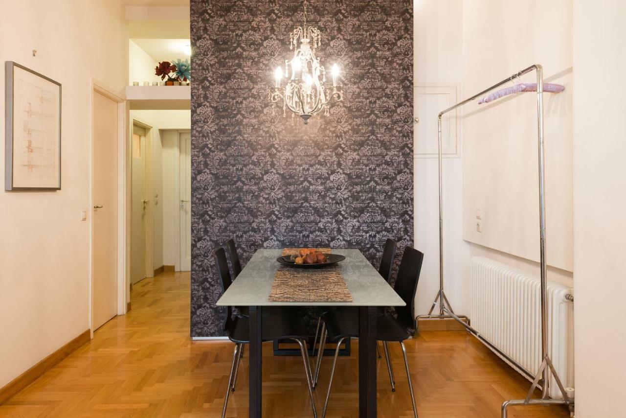 Stylish Flat With Veranda In The Heart Of Athena Bagian luar foto