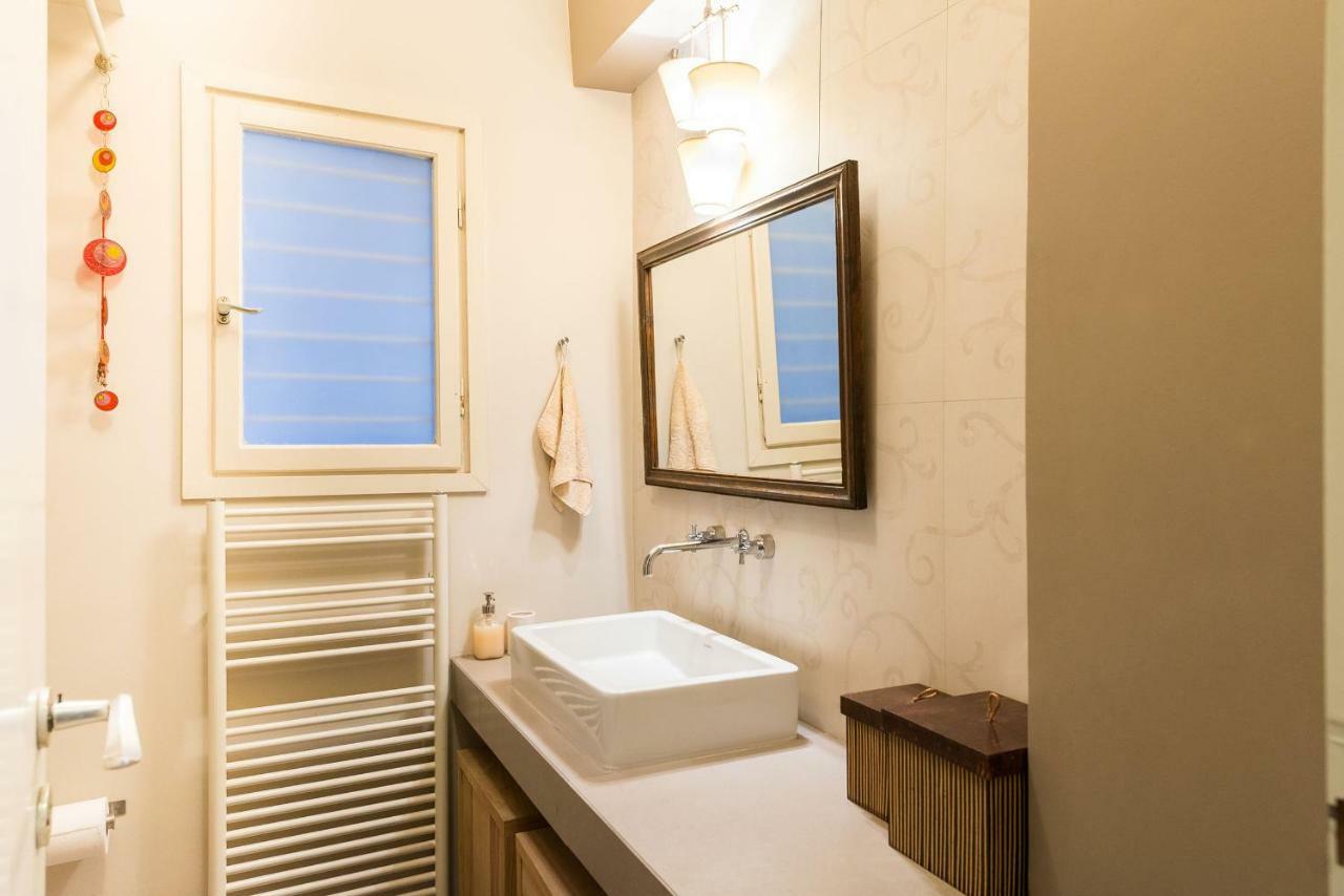 Stylish Flat With Veranda In The Heart Of Athena Bagian luar foto