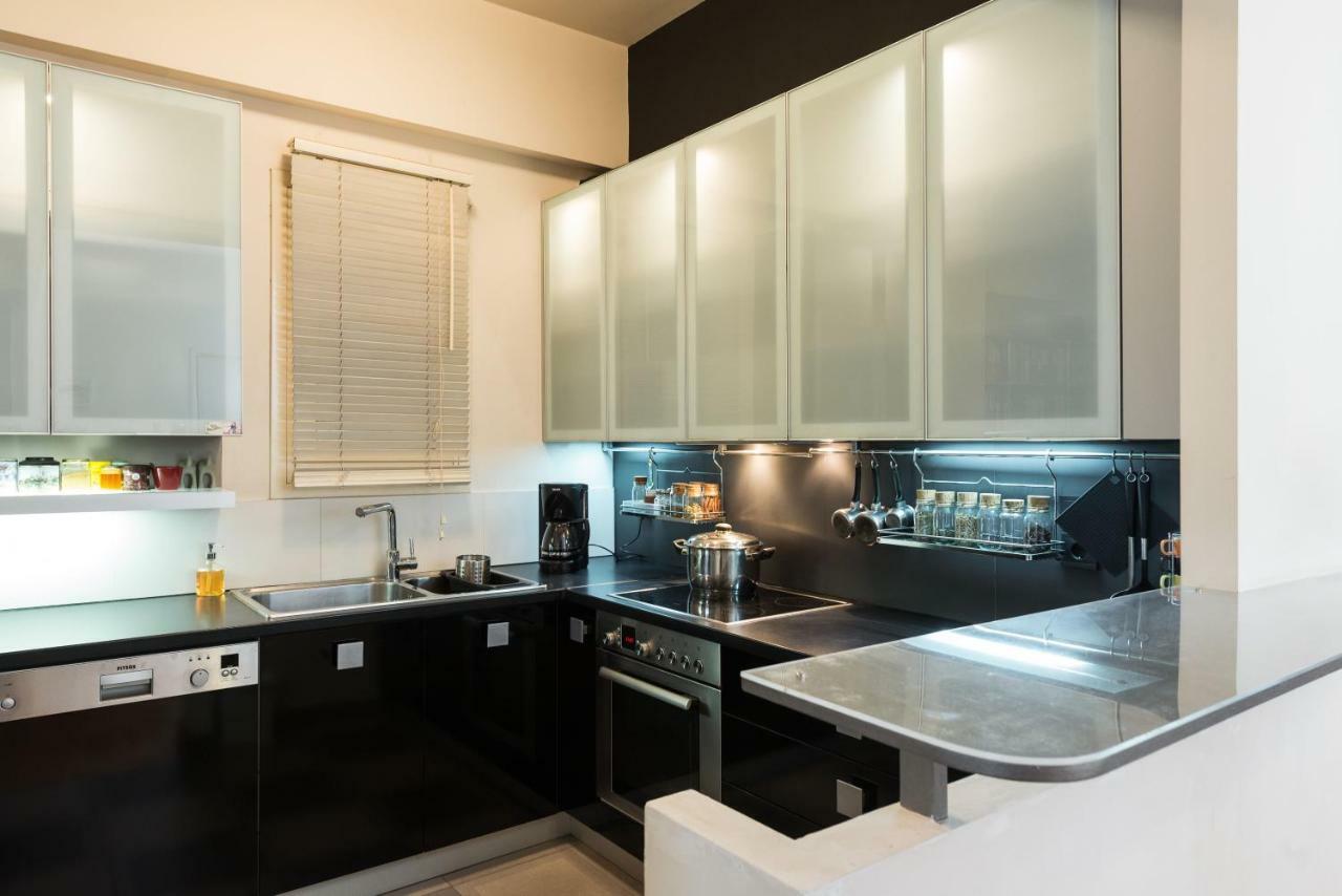 Stylish Flat With Veranda In The Heart Of Athena Bagian luar foto