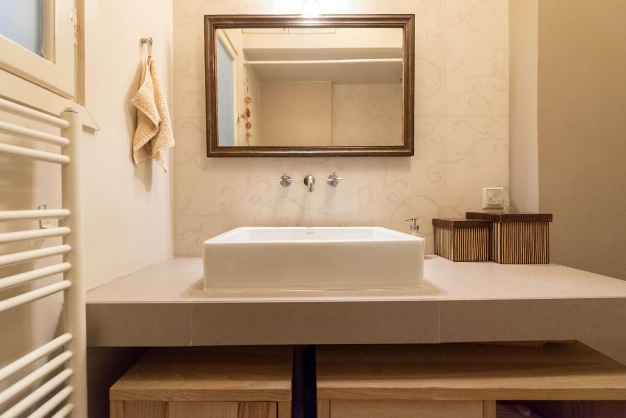 Stylish Flat With Veranda In The Heart Of Athena Bagian luar foto