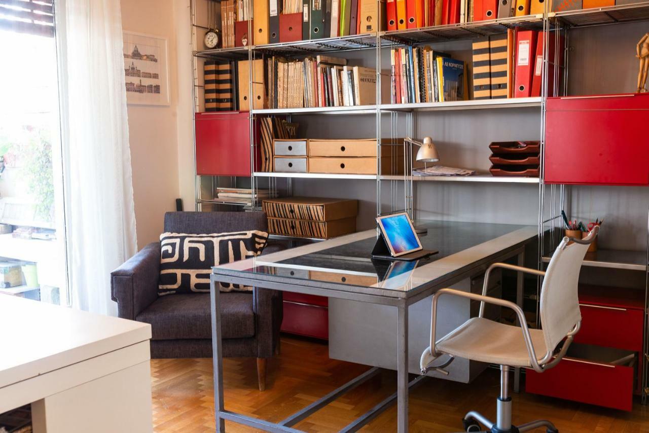 Stylish Flat With Veranda In The Heart Of Athena Bagian luar foto