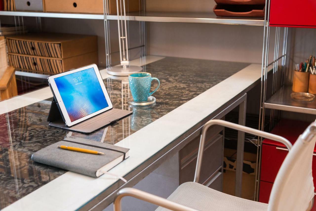 Stylish Flat With Veranda In The Heart Of Athena Bagian luar foto